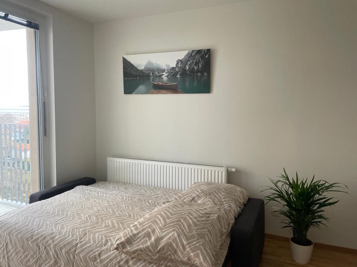 55 M2 Stylish Apartment With Balcony & Parking Wien Exteriör bild